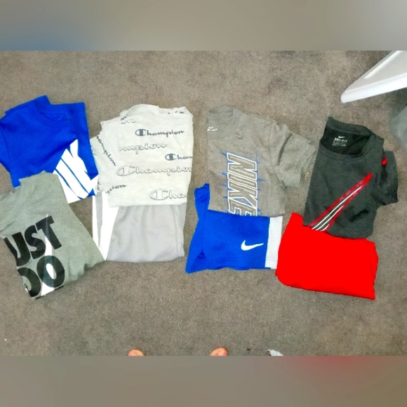 Boys Nike/champion lot - Picture 1 of 1